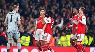 際足壇中 際足壇中